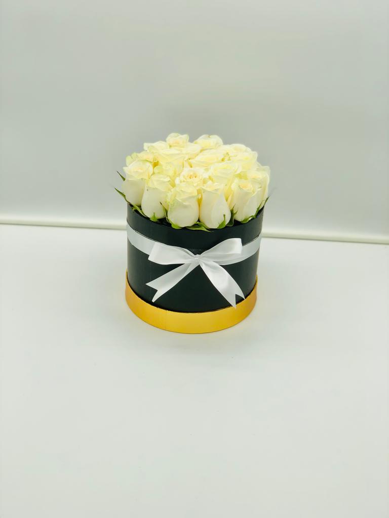 White roses love