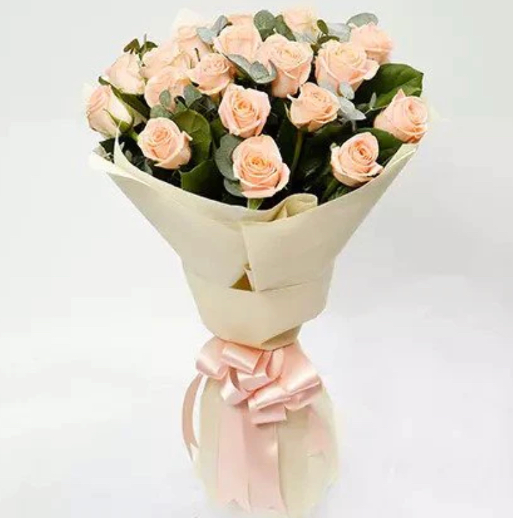 Peach roses bouquet
