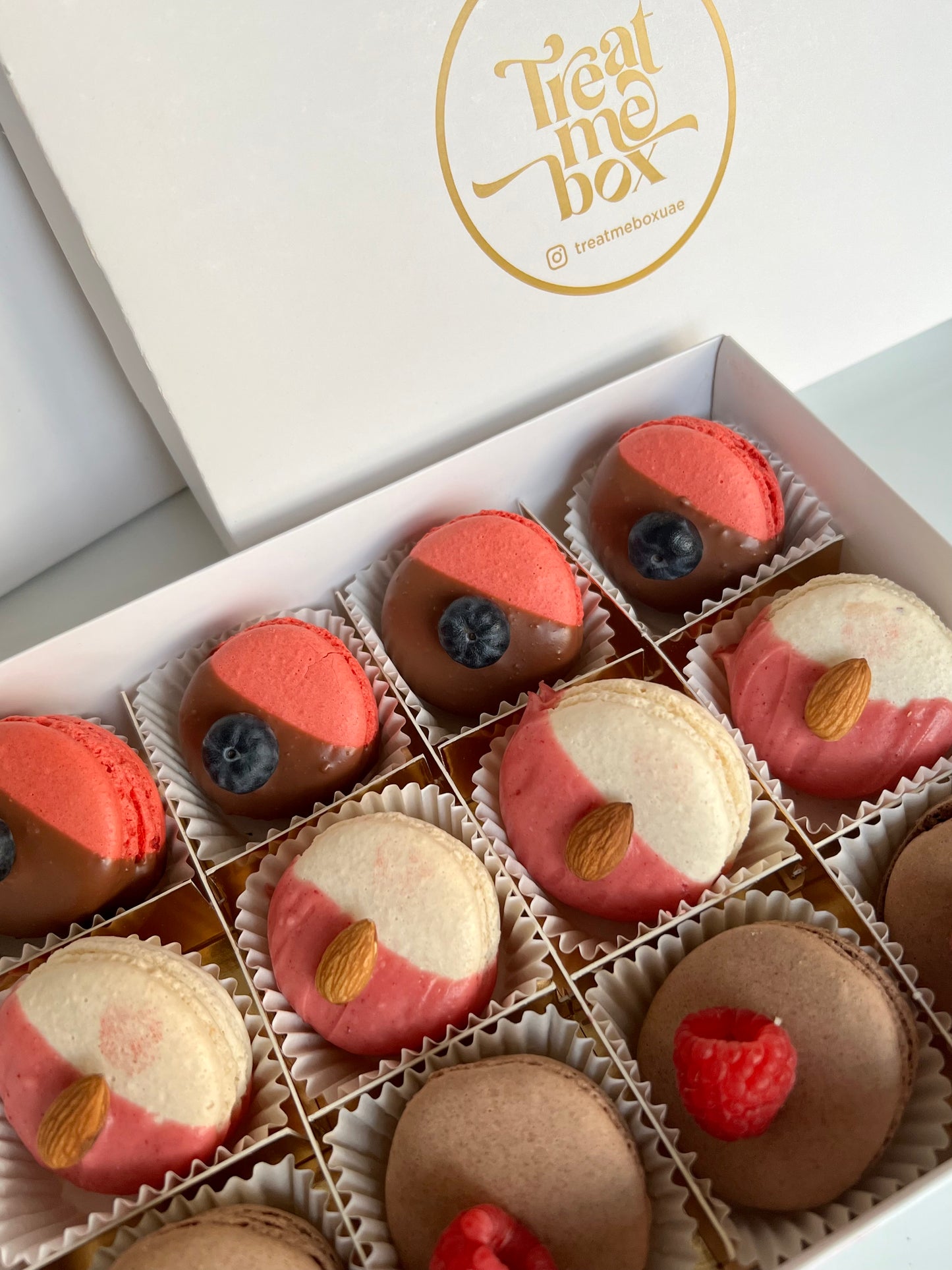 Macaron Box 12pcs